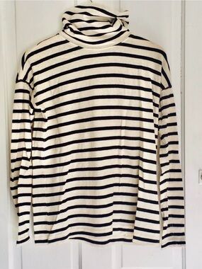 ❤️Relaxed Turtleneck Size XXS